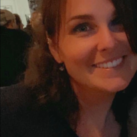 ☘️ Welcome to my closet ☘️ - Picture 1 of 7